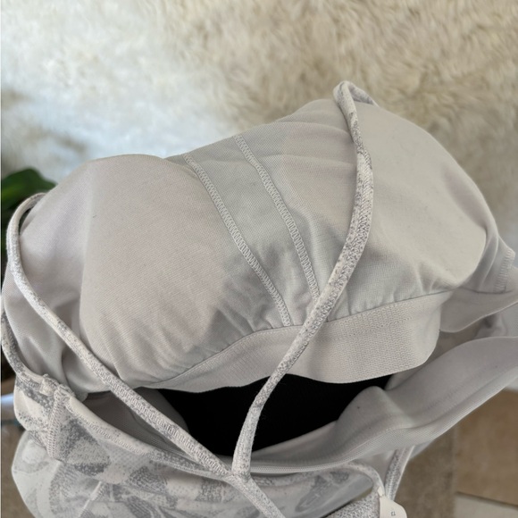 Lululemon top - Picture 7 of 7